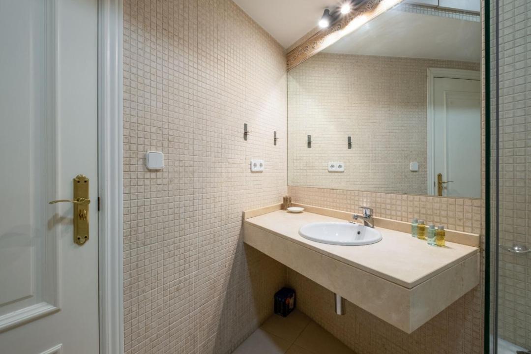 1 Bedroom 1 Bathroom Furnished - Sol - Bright Refurbished - Mintystay Madrid Exteriör bild
